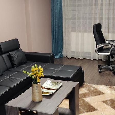 Home Apartament Brasov Bagian luar foto