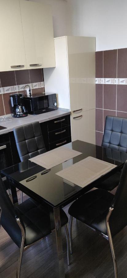 Home Apartament Brasov Bagian luar foto