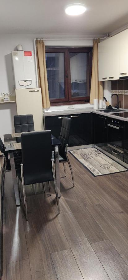 Home Apartament Brasov Bagian luar foto