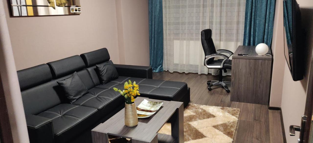 Home Apartament Brasov Bagian luar foto